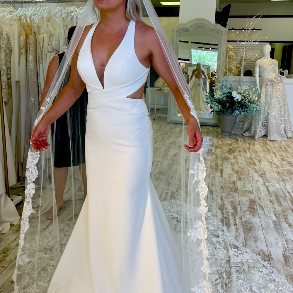 Martina liana wedding dress brand new with tags size 12, no alterations done